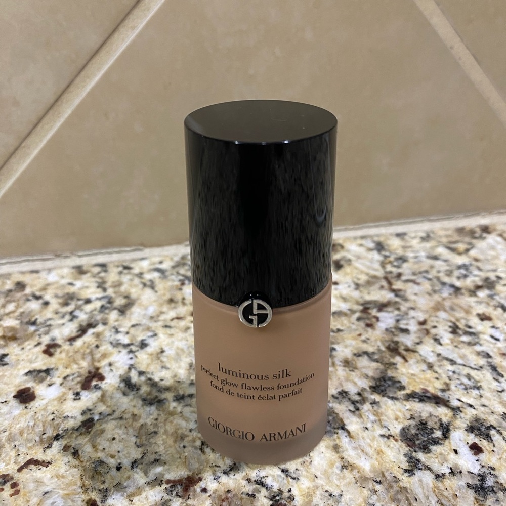 Giorgio Armani Foundation 5.5 1 fl Oz